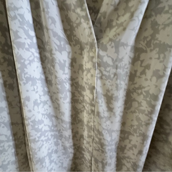 Laundry by Shelley Segal summer blouse. Grey & white print,new condition, size L - Picture 3 of 5